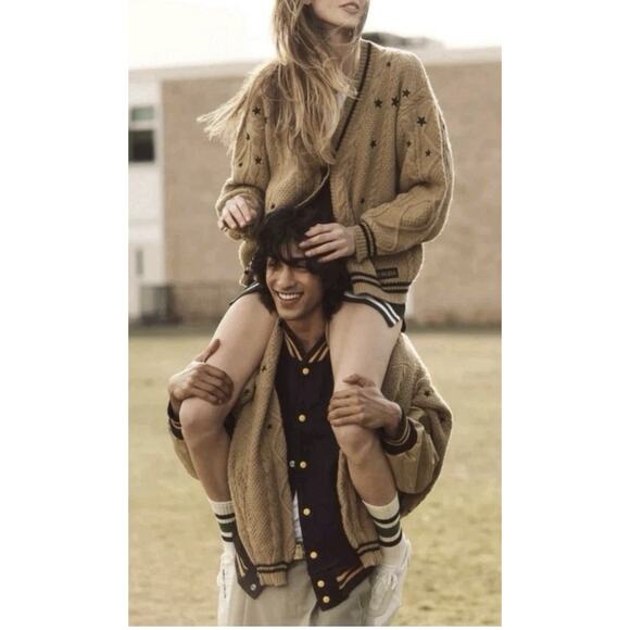 SHIPS IN 24 HRS Taylor Swift FEARLESS CARDIGAN In Hand Brand New LARGE - Picture 4 of 8